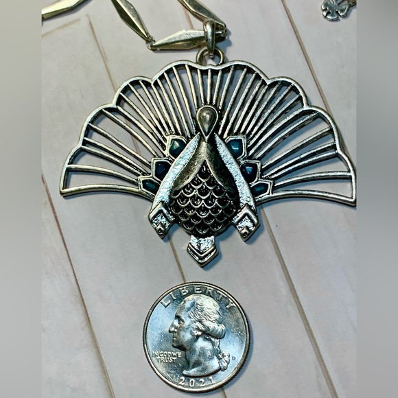 🦚 Super unique and fun Lucky Brand peacock necklace! 🦚 - Picture 11 of 15